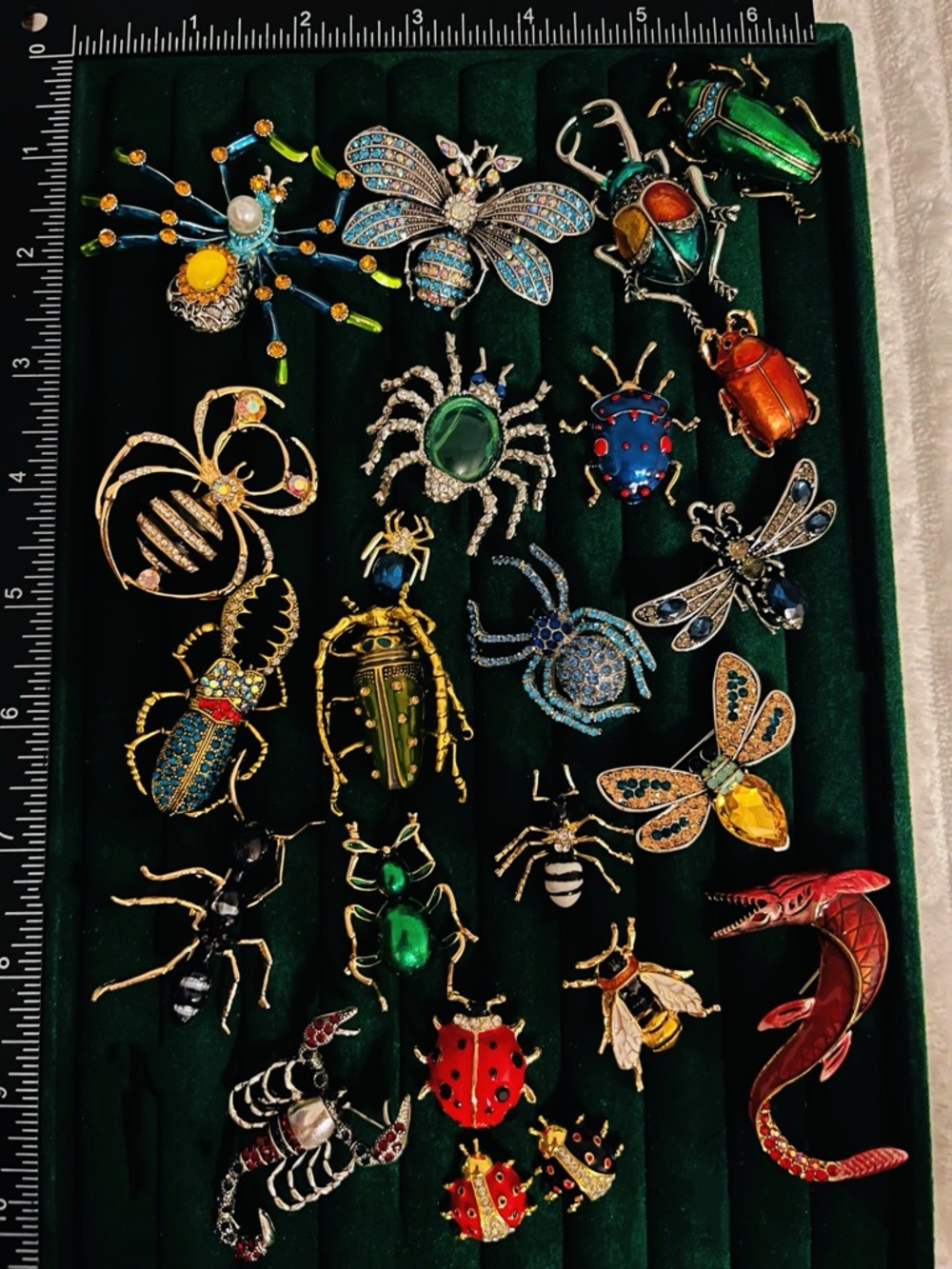 23pc Vintage Style Insect Brooch Lot Crystal Beetle Spider Scorpion Bee Pins